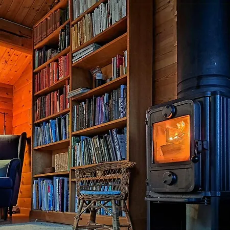 Casa vacanze Log House In With Vintage Charm *