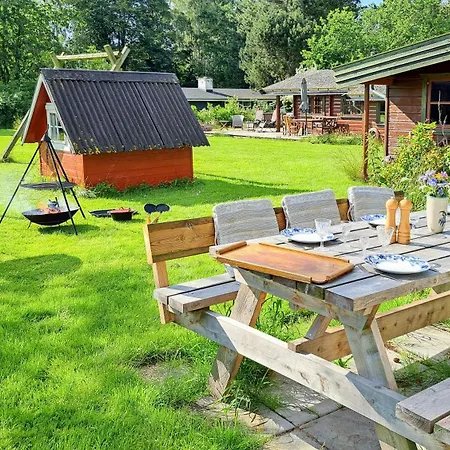 Log House In With Vintage Charm Casa vacanze *